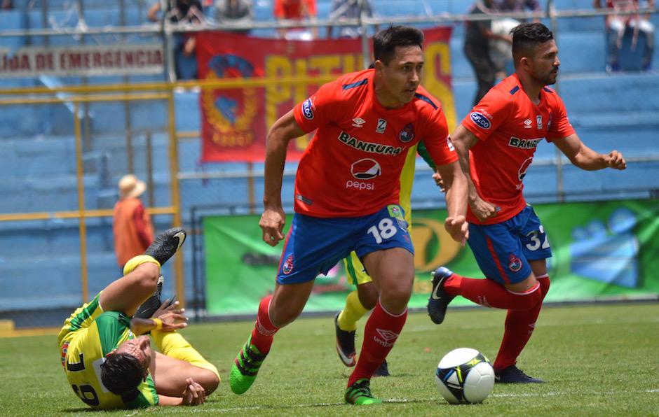 El último partido que Omar Zalazar disputó con Municipal fue ante Chiantla el domingo pasado. (Foto: Rudy Martínez/Soy502)