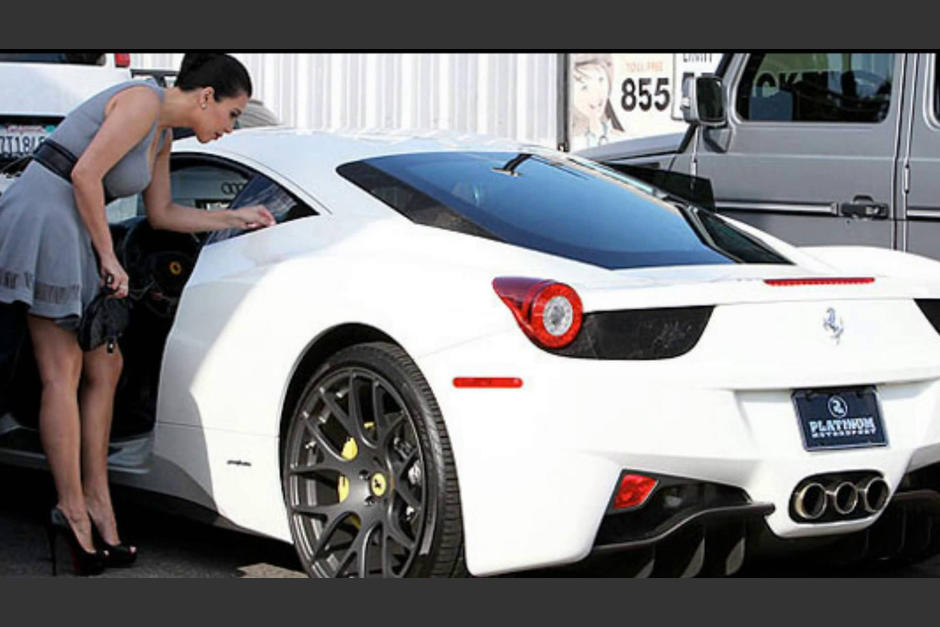 Kim Kardashian deber&aacute; devolver un ostentoso regalo que le dieron en la boda de sus segundo matrimonio. (Foto: Agencias)