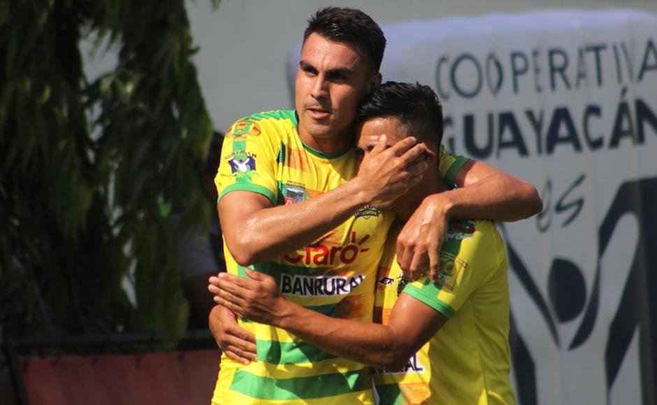 El delantero mexicano Isaac Acuña marcó el gol con el que Guastatoya inició el camino al triunfo. (Foto: Javier del Cid)