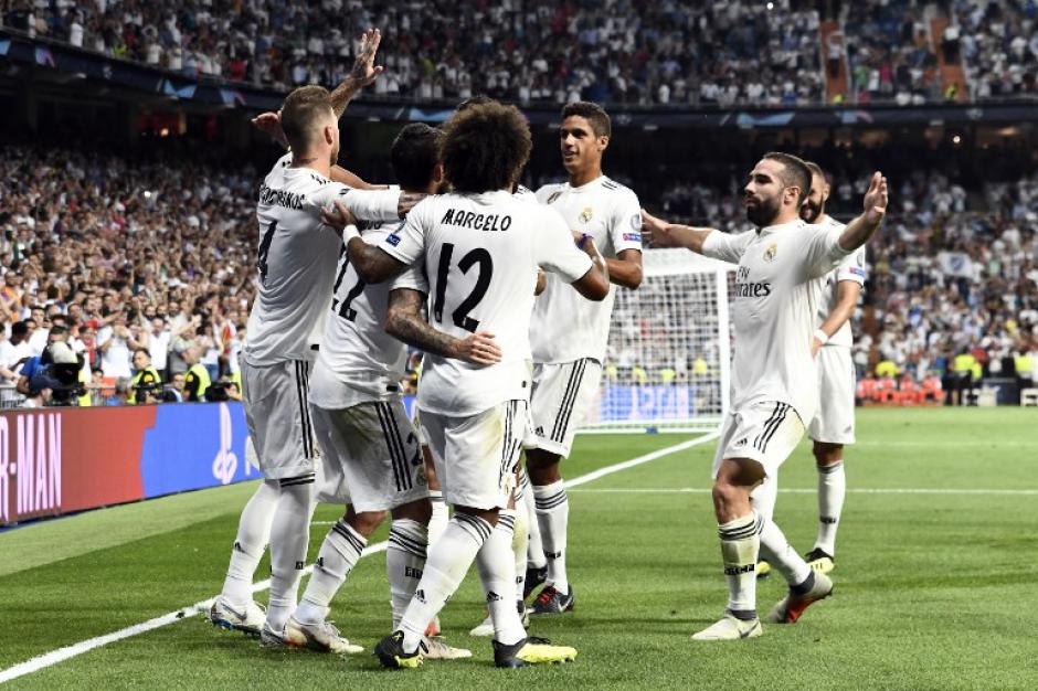 Los jugadores del Real Madrid festeja la anotaci&oacute;n de Gareth Bale en el Bernab&eacute;u. (Foto: AFP)