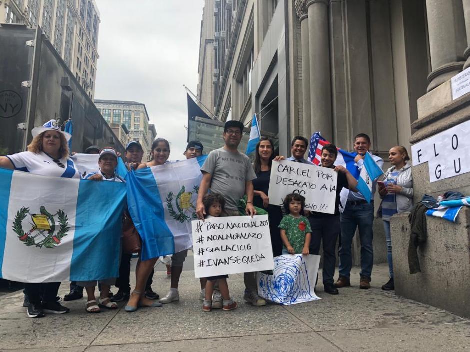 Los guatemaltecos en Nueva York protestaron contra Jimmy Morales. (Foto: Bryant Paredes/Facebook) 