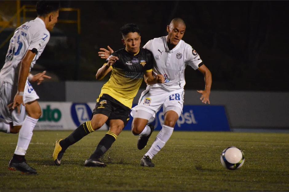 Comunicaciones y Petapa empataron el encuentro en un duelo disputado solo por juveniles debido a la protesta de los futbolistas de la Liga Mayor. (Foto: Rudy Martínez/Soy502)