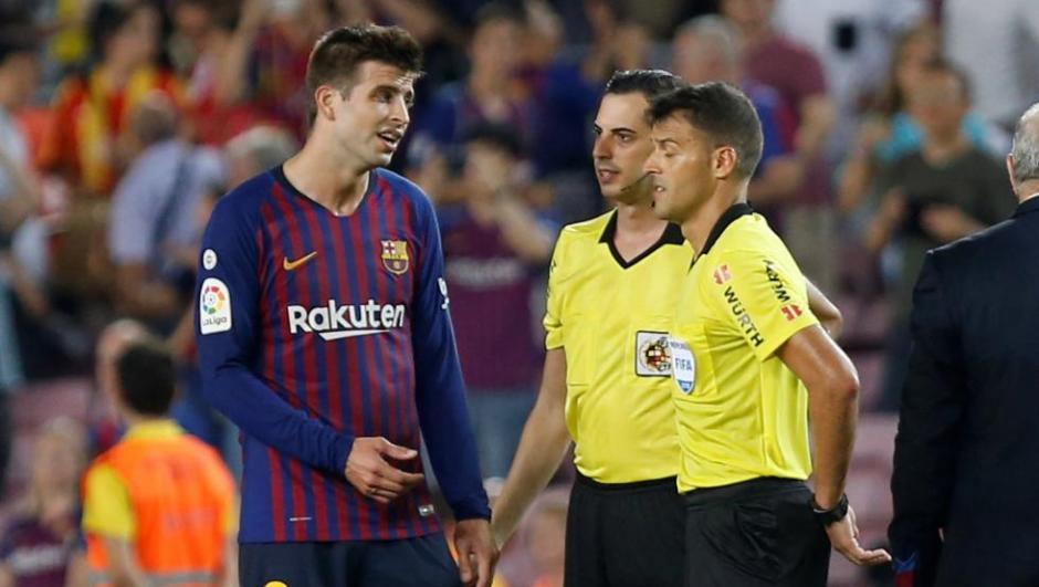 El defensa central del Barcelona encaró al polémico Gil Manzano. (Foto: Mundo Deportivo)&nbsp;