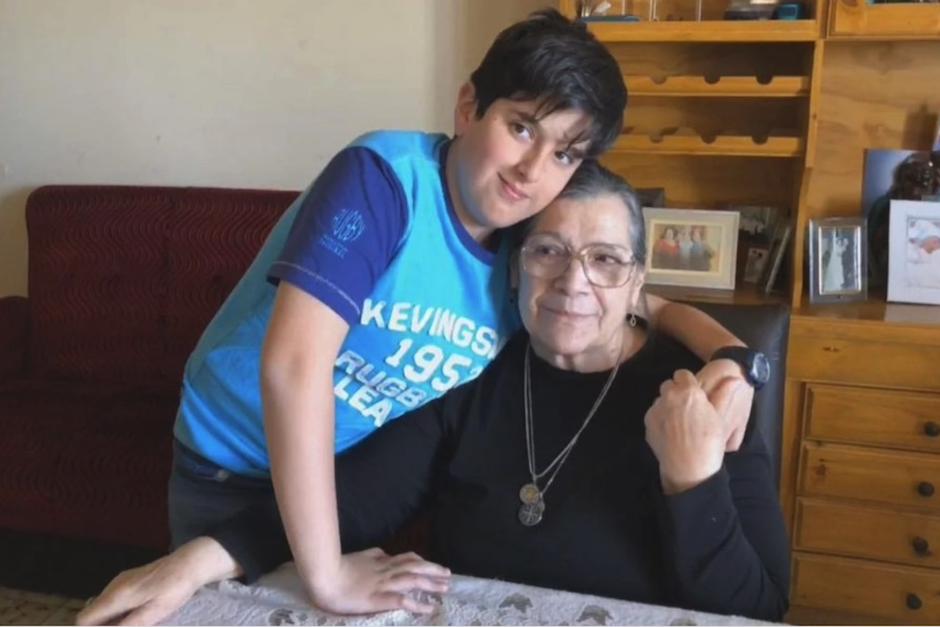 El peque&ntilde;o perdi&oacute; su celular en un taxi cuando acompa&ntilde;aba a su abuela a cobrar su pensi&oacute;n. (Foto: El Clar&iacute;n)