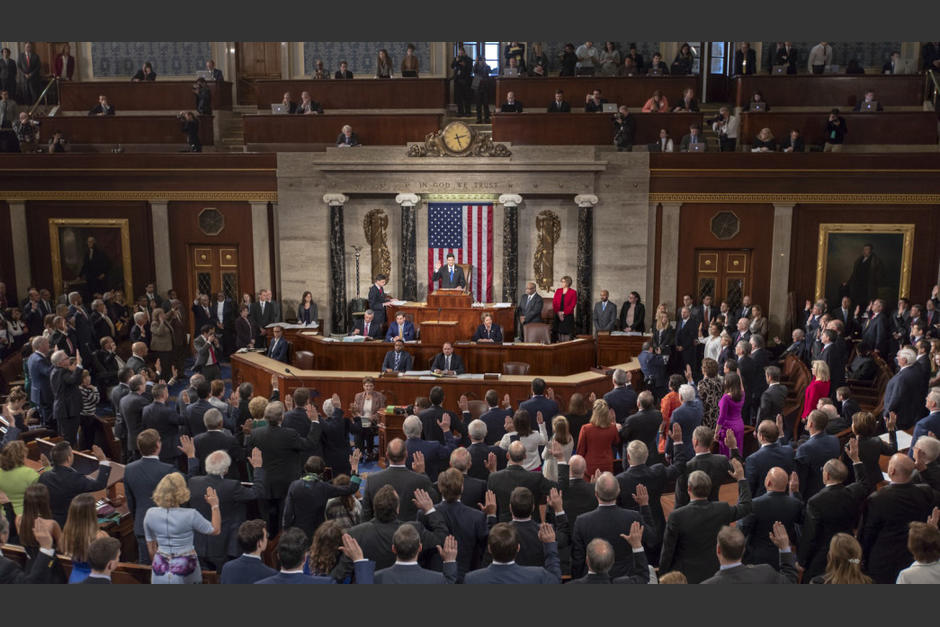 La carta está firmada por 23 congresistas y senadores de Estados Unidos. (Foto: Televisa News)