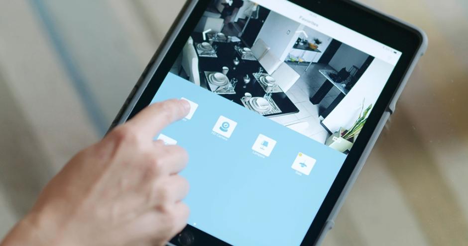 Diversidad de funciones controladas por dispositivos m&oacute;viles es la nueva tendencia para el hogar. (Foto: cortes&iacute;a Spectrum)