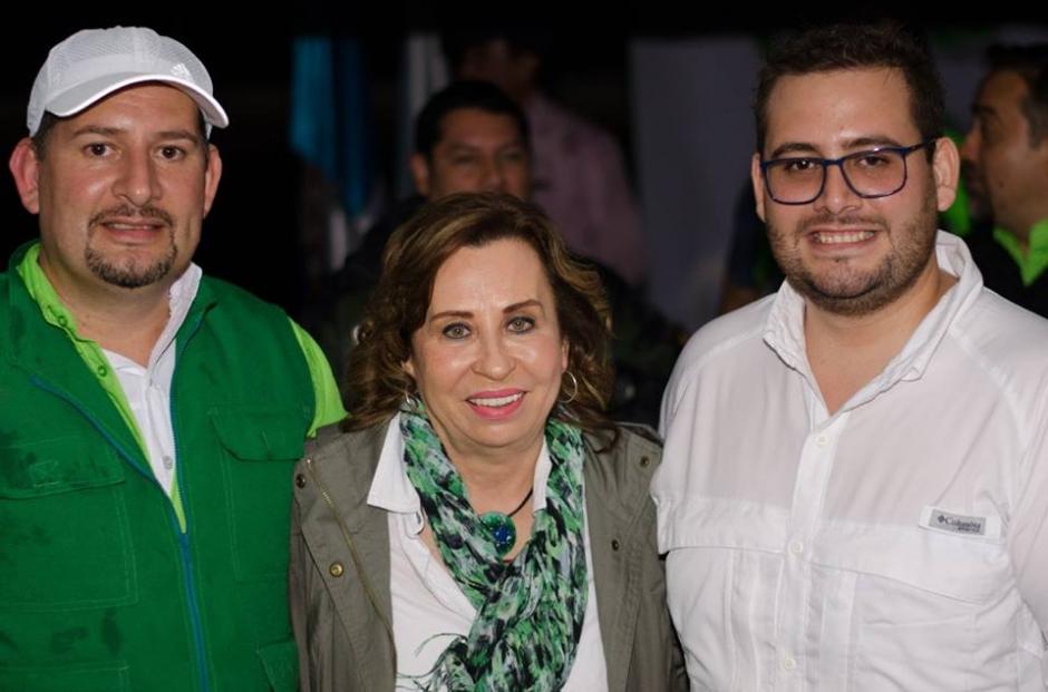 Yang Roca (derecha) tendrá un concurso de comer shucos en la sede de la UNE en Villa Nueva. (Foto: Yang Roca/Facebook)