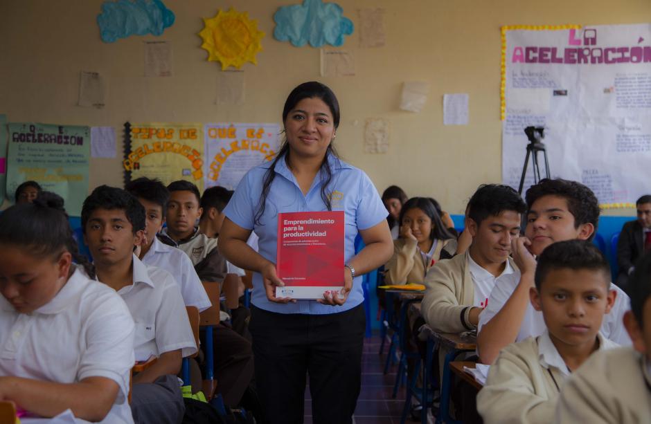 Con el objetivo de educar a las futuras generaciones, BAC Credomatic junto al Ministerio de Educación, implementó el programa de educación financiera. (Foto: Victor Xiloj/Soy502)