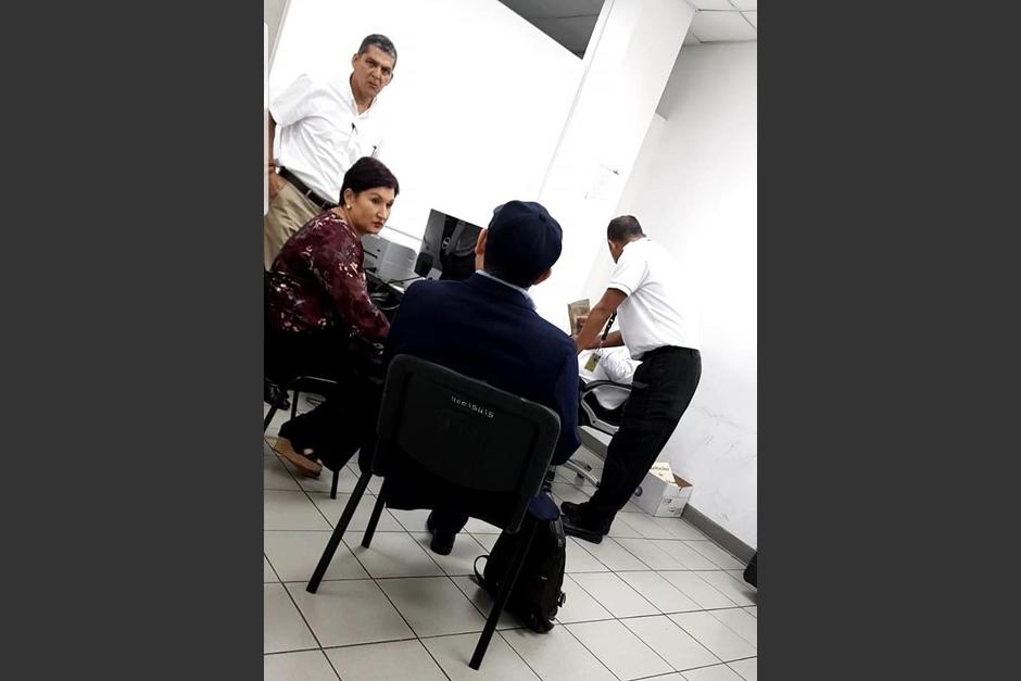 Thelma Aldana llegó a Honduras acompañada por José Carlos Marroquín. (Foto: La Prensa de Honduras)