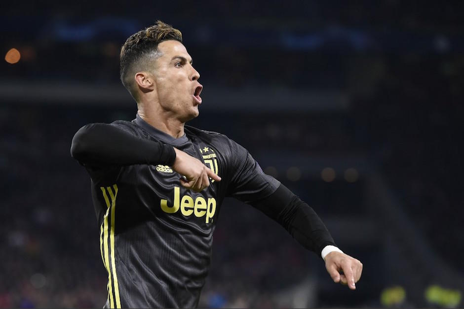 Cristiano Ronaldo marc&oacute; el gol que le dio el empate a la Juventus en el juego ante el Ajax. (Foto: AFP)