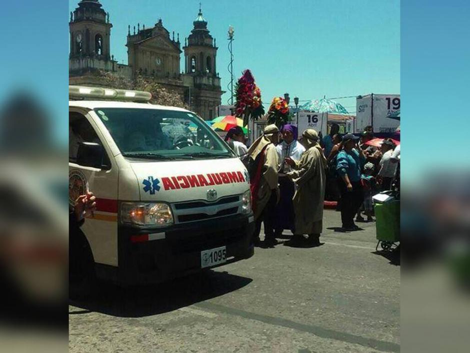 Los Bomberos Voluntarios y Municipales atendieron el incidente. (Foto: Francisco Escobar/Facebook)&nbsp;