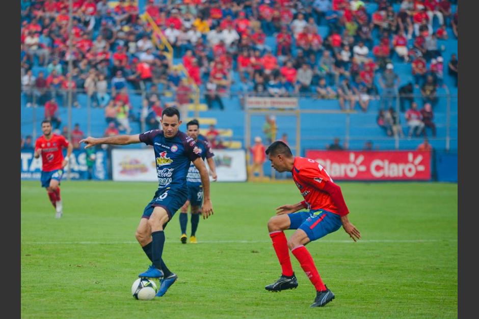 El jugador de Xelaj&uacute; marc&oacute; uno de los mejores goles de la temporada el mi&eacute;rcoles pasado. (Foto: Jes&uacute;s Alfonso/Soy502)