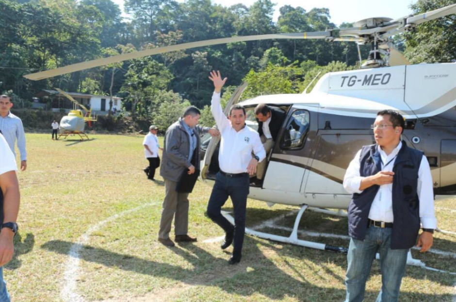 El presidente Jimmy Morales utilizó el helicóptero de Mario Estrada para varias comitivas. (Foto: Francisco Rivas)