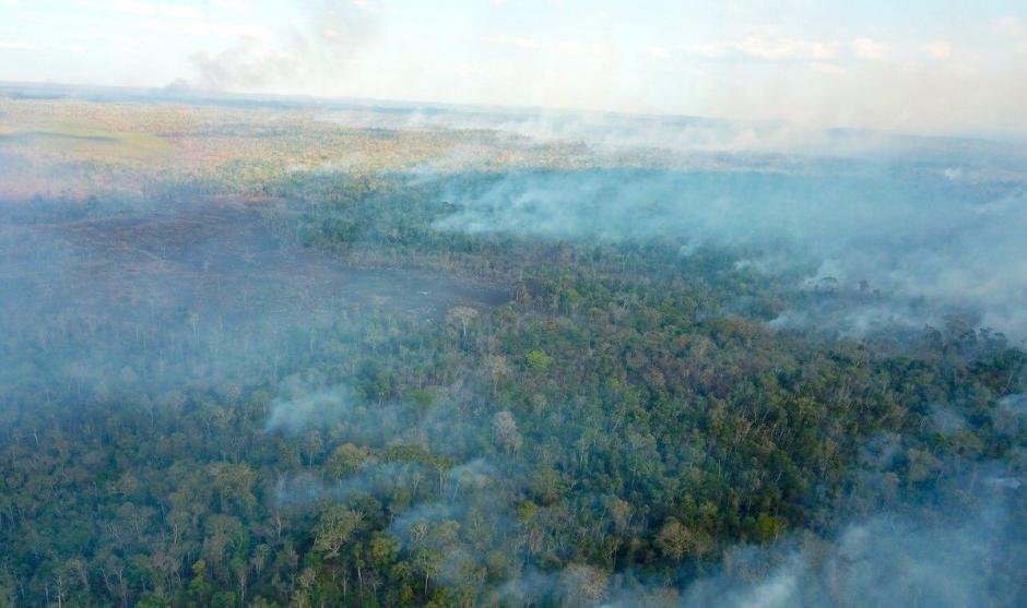 Pese a los esfuerzos que se hacen para apagar los incendios, estos incidentes se siguen presentando en Pet&eacute;n. (Foto: Julio Ochaeta)