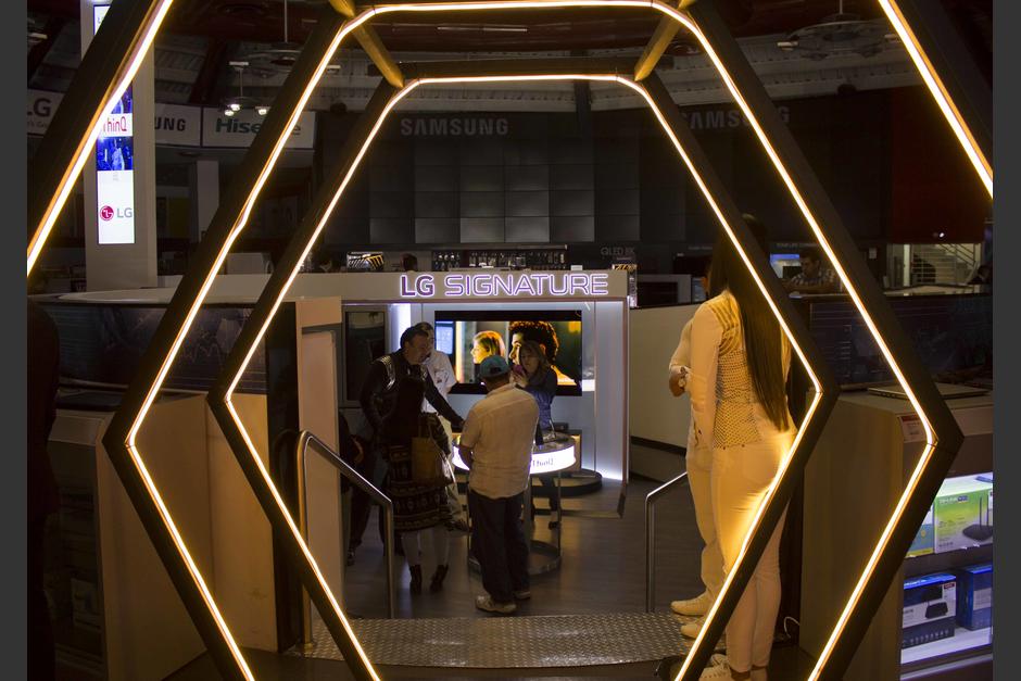 Los guatemaltecos pueden experimentar el uso de la inteligencia artificial en un espacio único. (Foto: Magui Medina/Soy502)