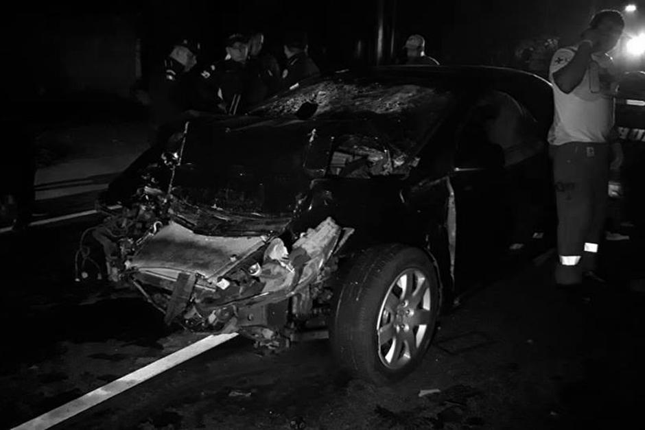 Un veh&iacute;culo choc&oacute; con la parte trasera de una motobomba cuando esta volv&iacute;a de atender un incendio. (Foto: Sterero100)&nbsp;