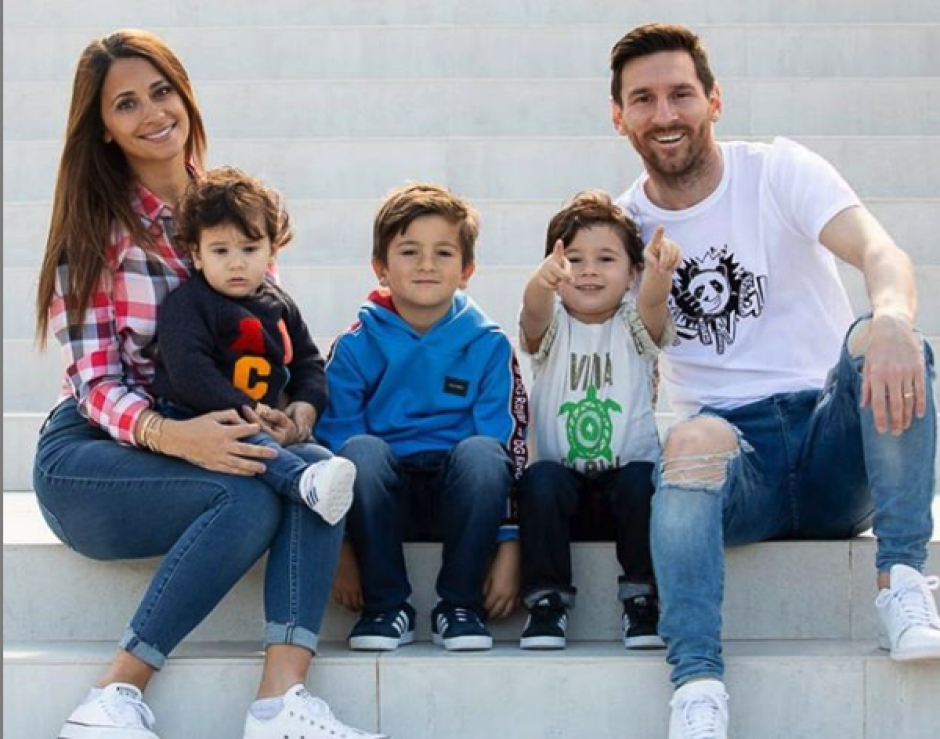 Lionel Messi luci&oacute; conmovido con el mensaje de unos ni&ntilde;os argentinos para su hijo Thiago. (Foto: Instagram)