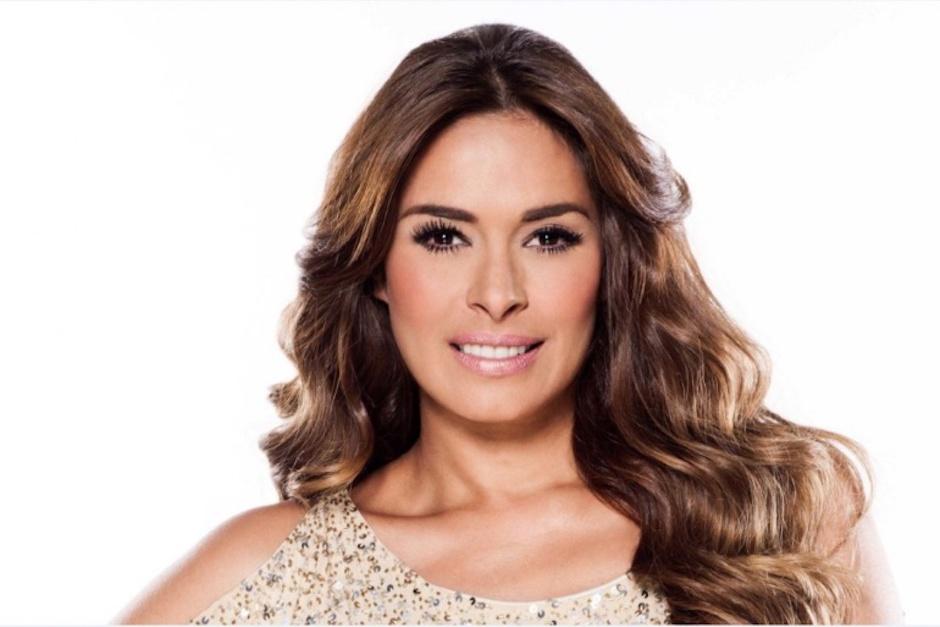 La conductora deslumbra con sus s&uacute;per looks y refinado estilo (Foto: W Radio)