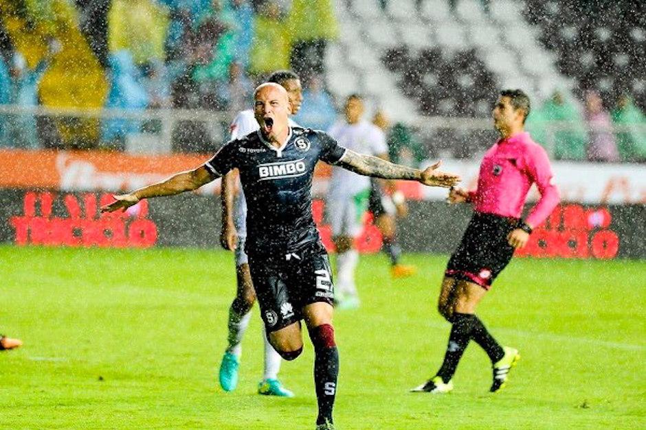 Antes de recalar en el fútbol nacional, Anllel Porras figuró en Saprissa de Costa Rica. (Foto: LaNación)