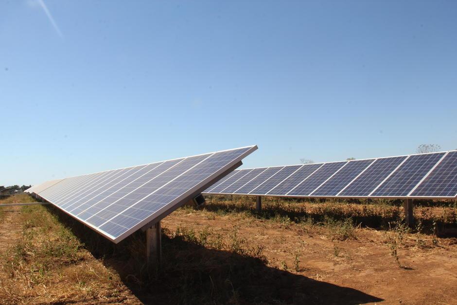 Para esta contratación, el INDE está utilizando una modalidad no reconocida por ninguna ley del país. (Foto: Archivo/Soy502)