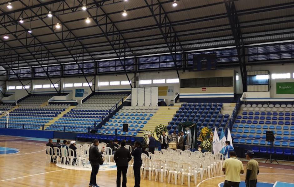 El cuerpo de Teodoro Palacios Flores se encuentra en el gimnasio que lleva su nombre en al zona 5. (Foto: NuestroDiario)