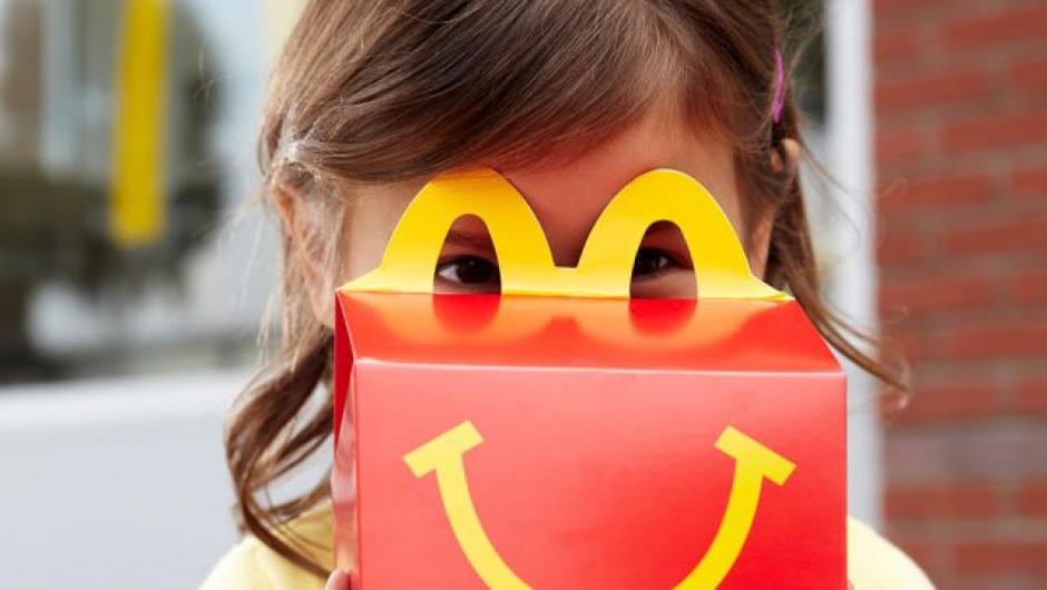McDonald&rsquo;s&nbsp;actualiza su men&uacute; infantil con opciones balanceadas, que incluyen m&aacute;s frutas y vegetales; y menos grasas, sodio y az&uacute;cares a&ntilde;adidos.&nbsp;(Foto: cortes&iacute;a)