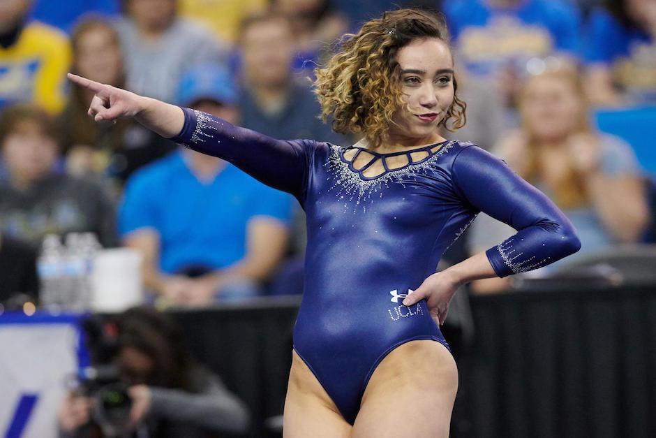 Katelyn Ohashi volvi&oacute; a conseguir un 10 perfecto esta vez como gimnasta profesional. (Foto: AFP)