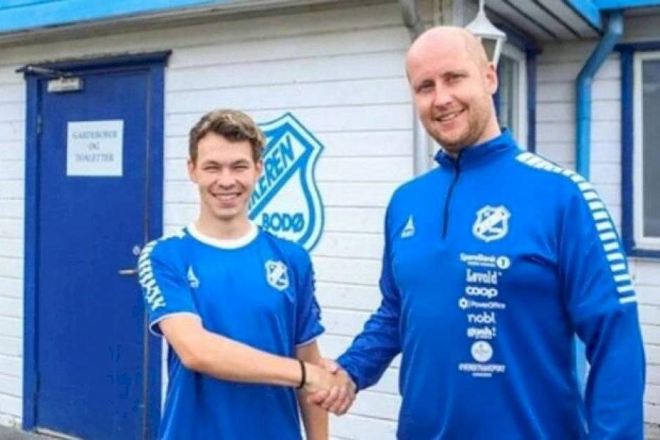 Daniel Are Knutsen al ser presentado con su nuevo equipo después de cambiarse el nombre. (Foto: Twtter)