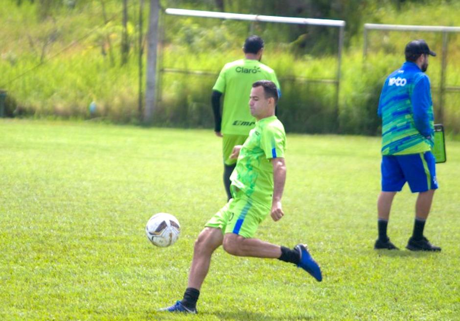 Marco Pappa durante un entrenamiento con su equipo. (Foto: Mixco)