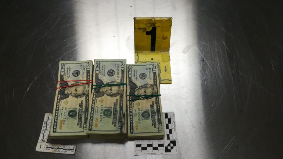 El Ministerio P&uacute;blico (MP) confirm&oacute; que incaut&oacute; d&oacute;lares en el Aeropuerto La Aurora. (Foto: MP)&nbsp;