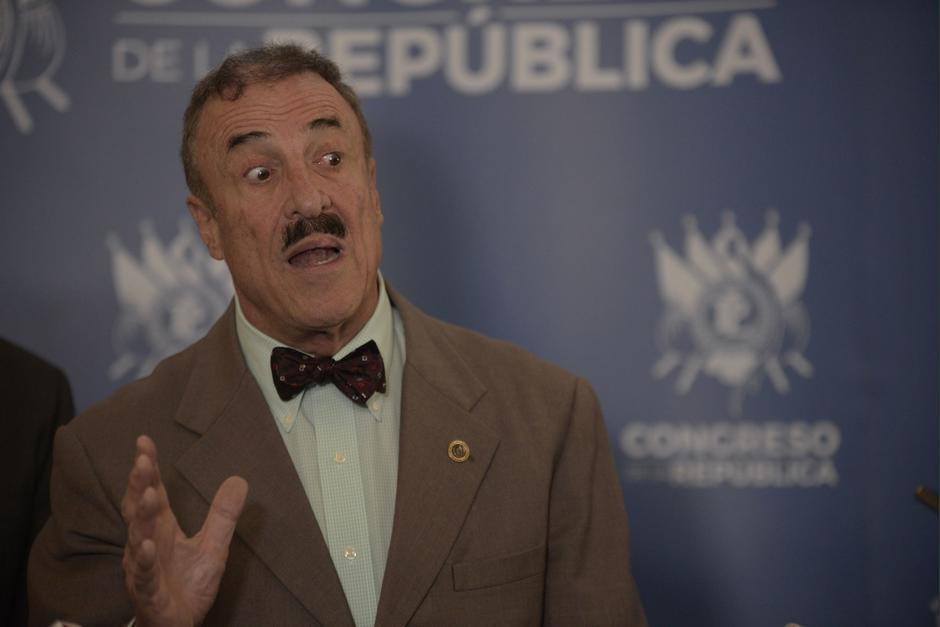 El diputado Fernando Linares Beltranena se abalanzó sobre un colega en plena reunión en el Congreso. (Foto: Archivo/Soy502)&nbsp;