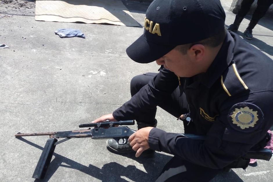 Las autoridades detuvieron este jueves al polic&iacute;a y a cuatro supuestos pandilleros dedicados al sicariato (Foto ilustrativa: PNC)