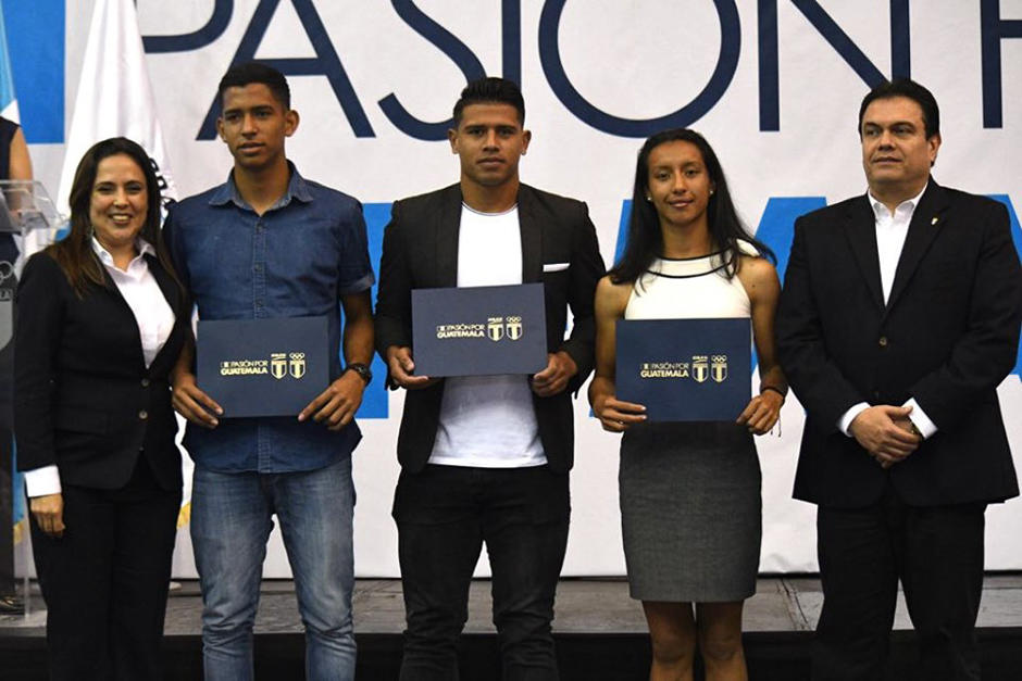Alejandro Galindo fue galardonado como el mejor futbolista de este año por la CDAG. (Foto: Rudy Martínez/Soy502)