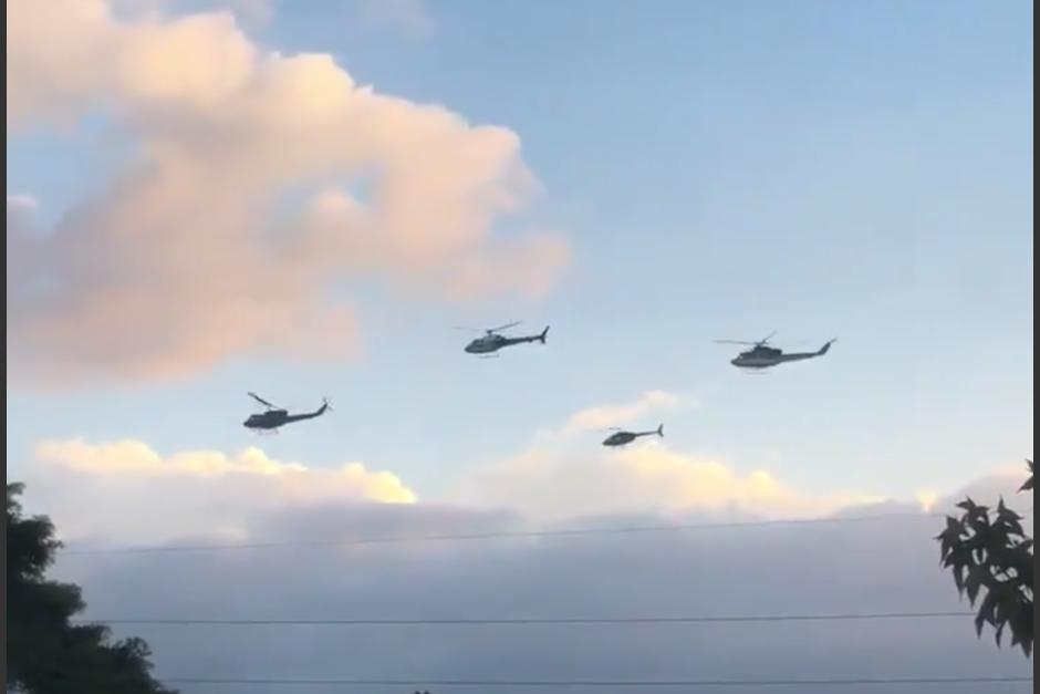 Las aeronaves hicieron un sobrevuelo por el aniversario de la Fuerza A&eacute;rea Guatemalteca. (Foto: Fredy Hern&aacute;ndez/Soy502)