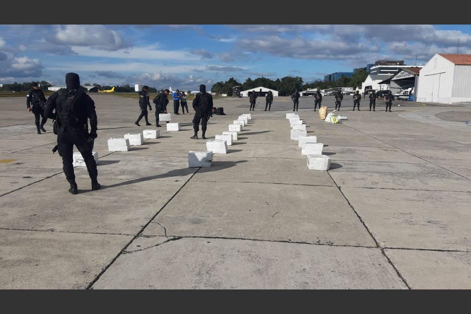 La droga fue llevada a una bodega de la PNC. (Foto: PNC)