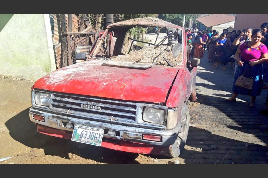 Un picop que transportaba p&oacute;lvora explot&oacute; en San Juan Sacatep&eacute;quez. (Foto: Bomberos Voluntarios)&nbsp;