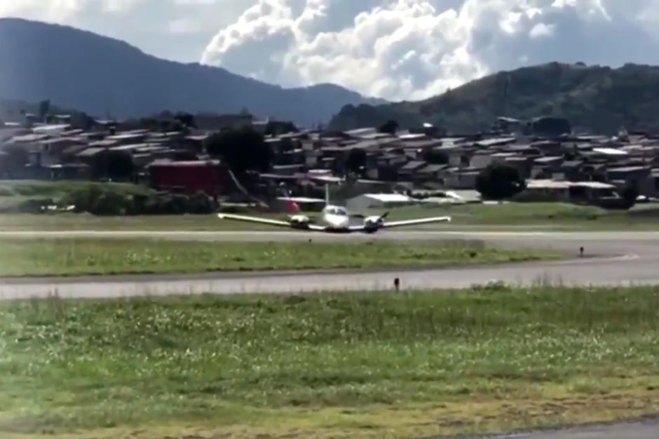 Una avioneta, que sufri&oacute; desperfectos mec&aacute;nicos, tuvo que aterrizar de emergencia en un aeropuerto de Costa Rica. (Foto: CRHoy)