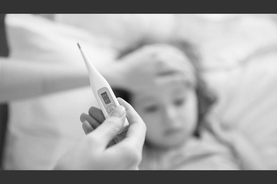 La peque&ntilde;a hab&iacute;a estado en una fiesta navide&ntilde;a, pero su salud empeor&oacute; en cuesti&oacute;n de horas. (Foto: Antena 3)