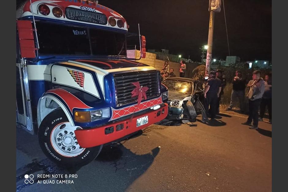 Vecinos del sector grabaron lo sucedido despu&eacute;s del accidente. (Foto: Prensa Ciudad Quetzal)&nbsp;
