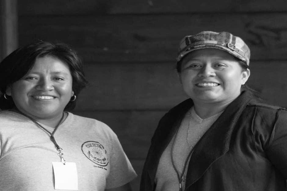 El bus en el que se transportaban y un tr&aacute;iler chocaron en el kil&oacute;metro 172.5 de Gual&aacute;n, Zacapa durante la madrugada de este s&aacute;bado (Foto: Facebook)