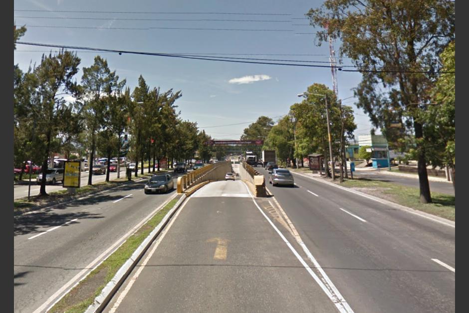 El cierre permanecer&aacute; hasta que se liberen espacios en el estacionamiento del centro comercial. (Foto: Google Maps)