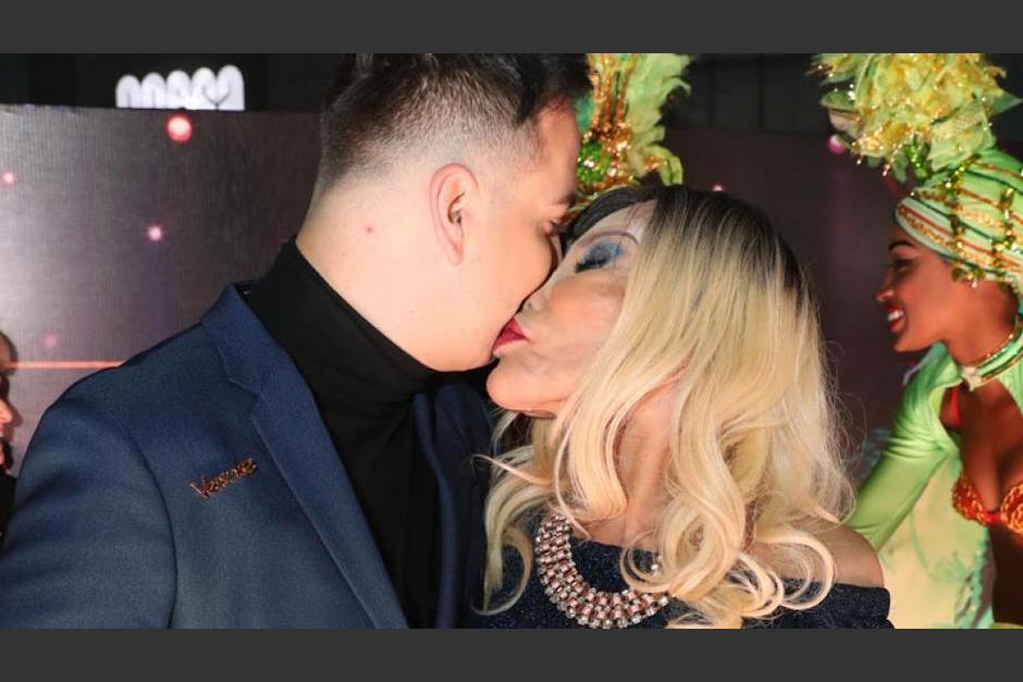 El supuesto romance result&oacute; ser un truco publicitario. (Foto: TVNotas)