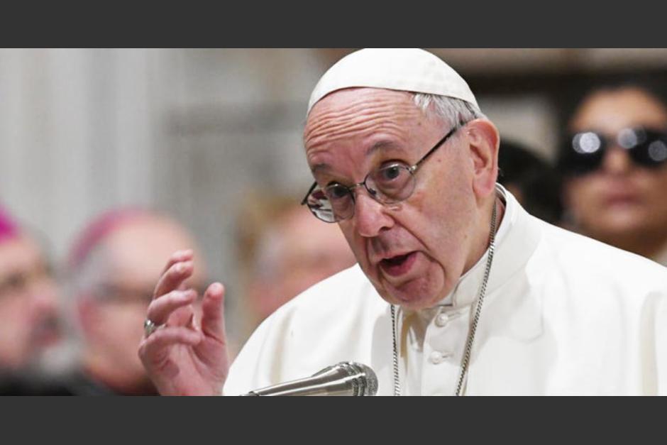 La mujer lo sacó de sus casillas por jalonearlo. (Foto Píldoras de fe)