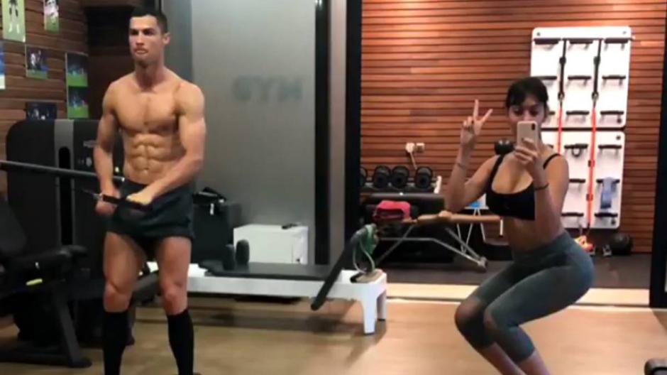 Cristiano Ronaldo y su familia en el gimnasio. (Foto: Instagram)