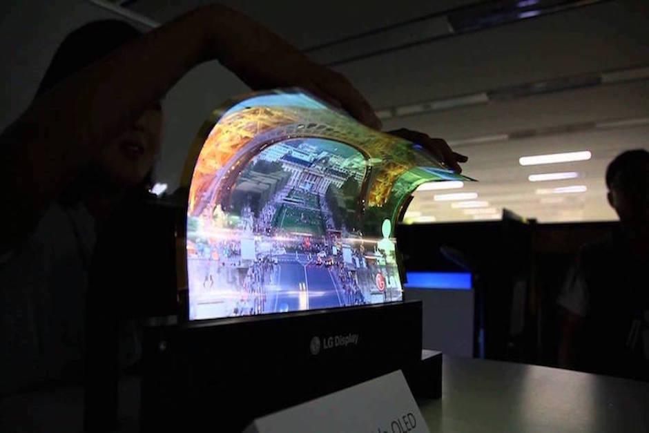 Este televisor flexible de 65 pulgadas tiene panel con tecnolog&iacute;a OLED y resoluci&oacute;n de imagen en Ultra Alta Definici&oacute;n 4K (Foto: LG)