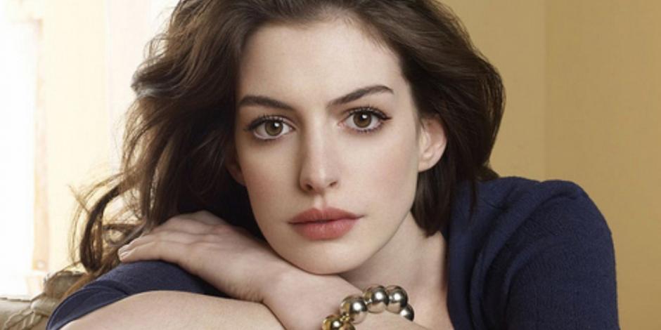 Anne Hathaway cont&oacute; que usa las redes sociales para calmarse. (Foto: DailyDot)