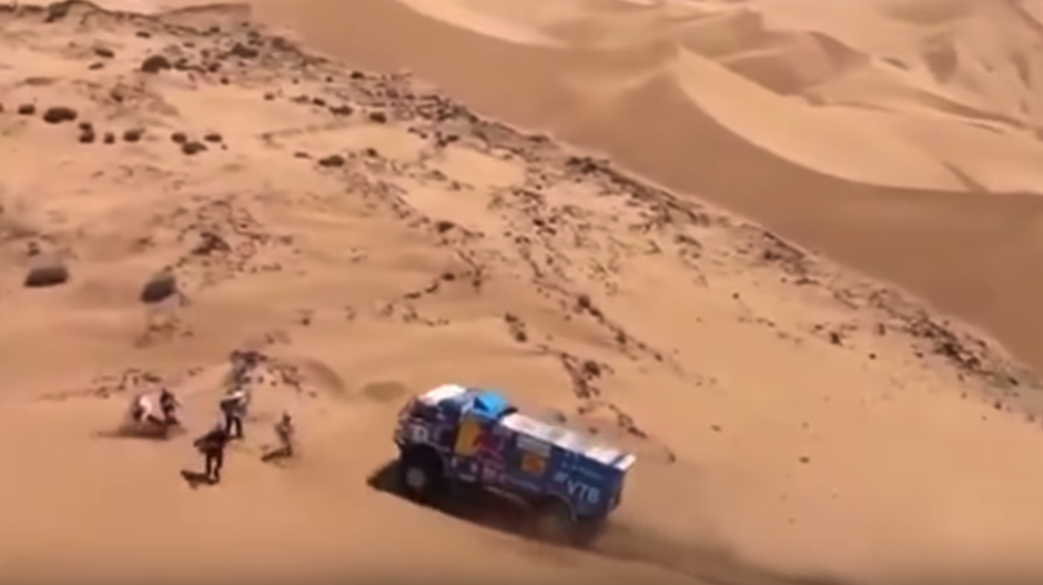 Los hombres se encontraban en una zona restringida cuando ocurri&oacute; el incidente. (Captura Video)