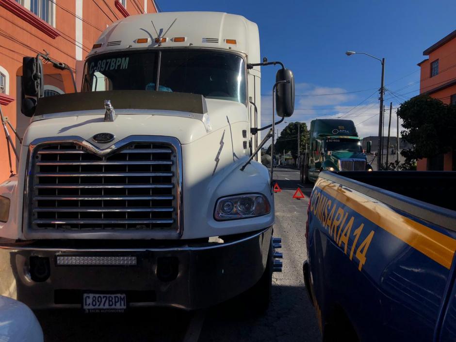 El hombre narr&oacute; a los agentes que el cami&oacute;n le fue robado en Puerto Quetzal. (Foto: Jes&uacute;s Alfonso/Soy502)&nbsp;