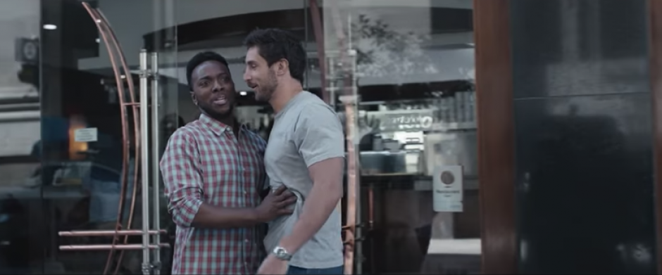 Parte del anuncio que ha puesto en guerra al género masculino. (Foto:Youtube)