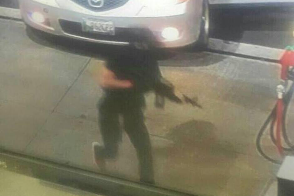 Una investigaci&oacute;n period&iacute;stica muestra a los sicarios retornar a la escena del crimen. (Foto: captura pantalla)&nbsp;